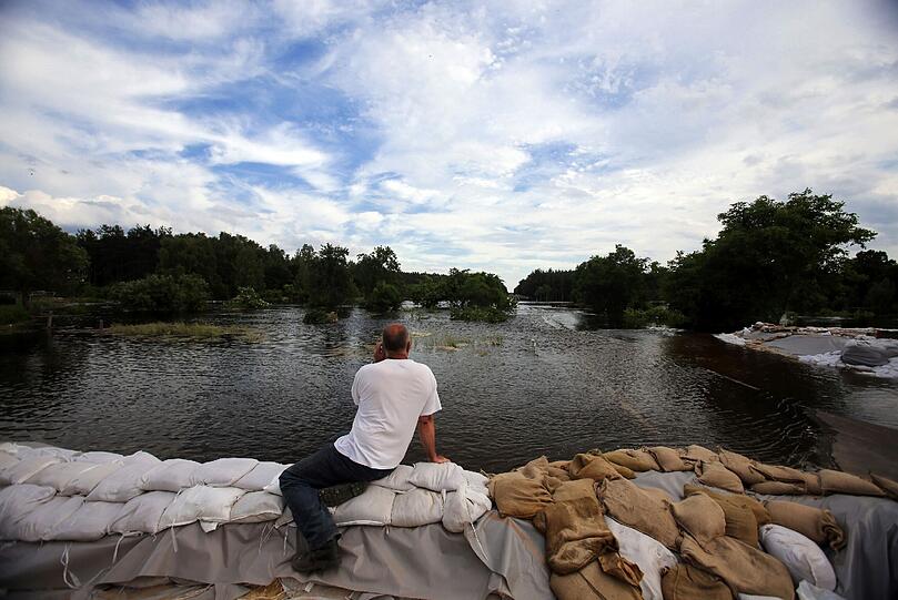 Vorher-Nachher-Fotos, Kurioses, überflutete Straßen: Aktuelle Hochwasser-Fotos aus Sachsen Anhalt