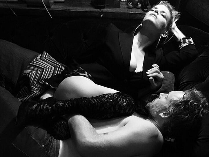 Auf Instagram wird Jessica Simpson zu Anastasia Steele