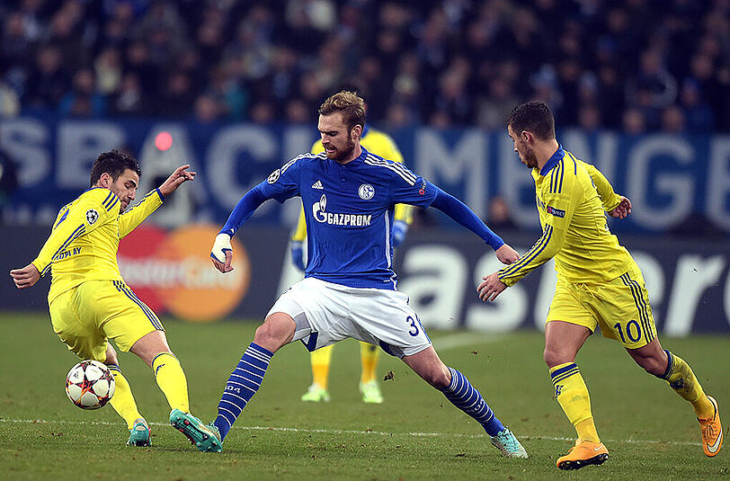 Soll dem FC Schalke erhalten bleiben: Jan Kirchhoff, hier für die KÖnigsblauen in der Champions League gegen den FC Chelsea im Einsatz.