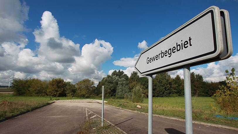 Kein Platz für Artenvielfalt bieten Bayerns Gewerbegebiete.