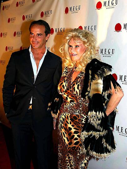 Jocelyn Wildenstein und Designer Lloyd Klein im Mai 2006.