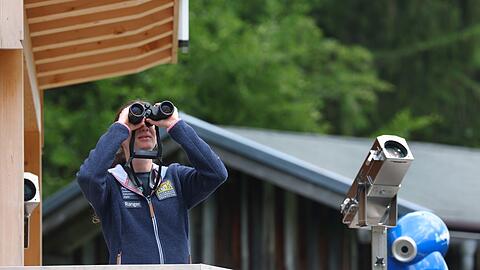 Rangerin Daniela Tritscher war bislang f&uuml;r das Naturschutzzentrum Alpinium in den Allg&auml;uer Bergen unterwegs. Nun wird das Modellprojekt beendet. (Archivbild)