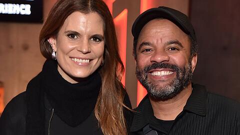 Baby-Gl&uuml;ck bei Lisa und Simon Pearce: Das Promi-Paar erwartet ein gemeinsames Kind.