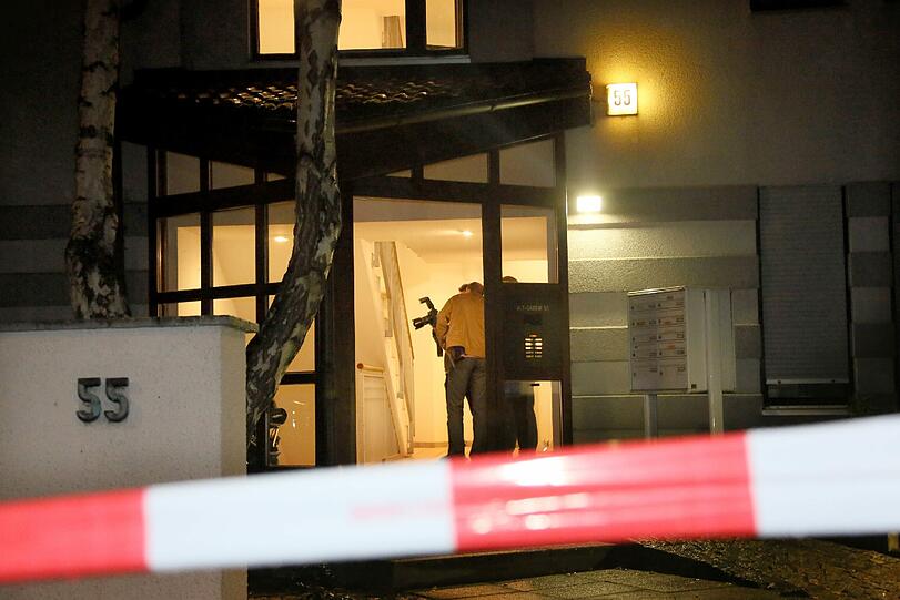 Familientragödie in Berlin: Ein Vater tötet seine Familie &ndash; Bringt Frau und zwei Kinder um und nimmt sich das Leben. Die Polizei vermutet hohe Schulden als Motiv. Die Bilder vom Tatort