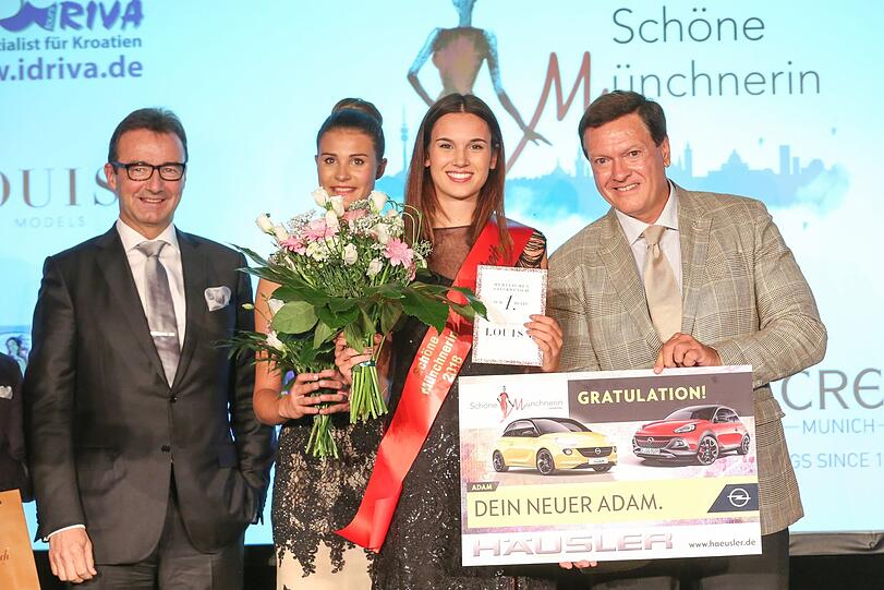 Symbolische Preisübergabe: Wilhelm Rothemund (r.) überreicht den 18 000 Euro wertvollen Opel Adam vom Autohaus Häusler an Siegerin Sophia.
