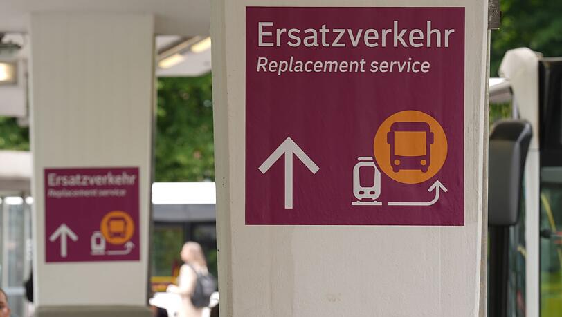 Am Freitagmorgen ist der Ersatzverkehr auf der Strecke Hamburg-Berlin angelaufen. (Archivbild)