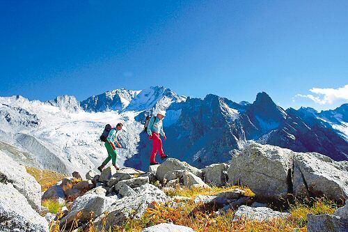 Viele Auswanderer wollen nur über die Alpen in die Schweiz