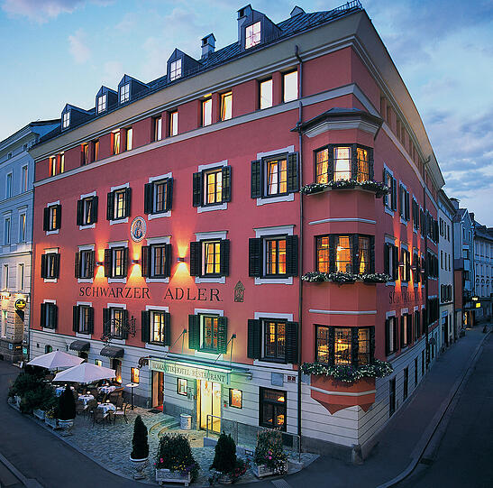 Das zentral gelegene Boutique- reservierung@deradler.com; www.deradler.comHotel Schwarzer Adler.
