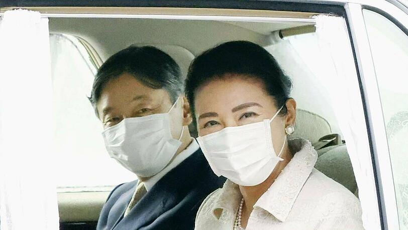 Kaier Naruhito mit seiner Gattin Kaiserin Masako. Kaier Naruhito mit seiner Gattin Kaiserin Masako.