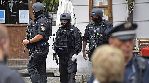 Spezialkräfte nach dem Einsatz in der Pütrichstraße.