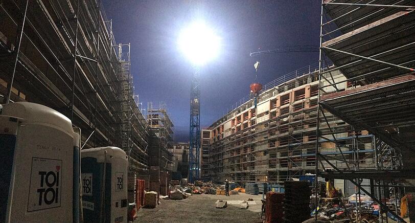 Das ist schnell gegangen: Südlich des Elisabethmarkts sind die Rohbauten für Wohnungen und Studentenapartments schon fast fertig - hier von der Nordendstraße aus gesehen.