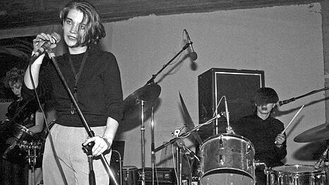 Bettina K&ouml;ster und Schlagzeugerin Gudrun Gut 1982 auf der Documenta in Kassel.