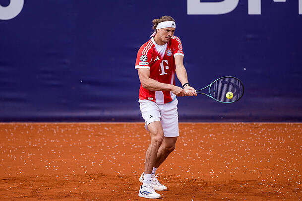 Trug ein Bayern-Trikot bei dem BMW Open: Aleksander Zverev.