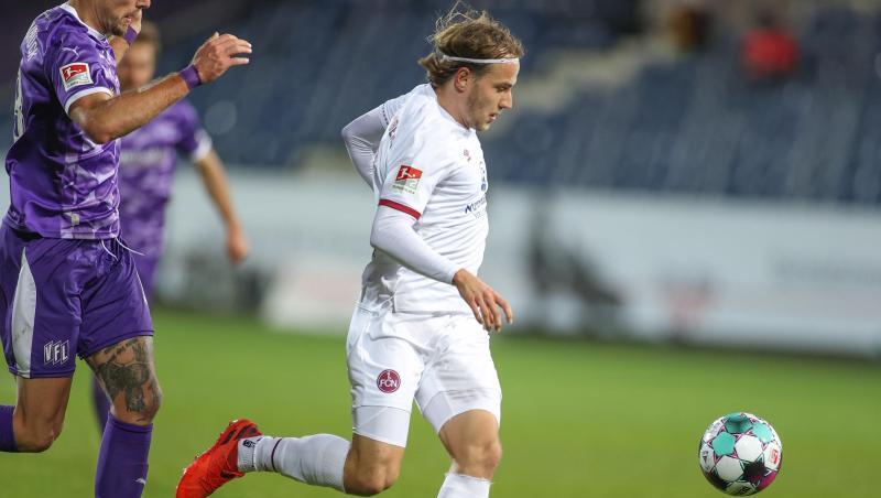 Felix Lohkemper vom 1. FC Nürnberg in Aktion.