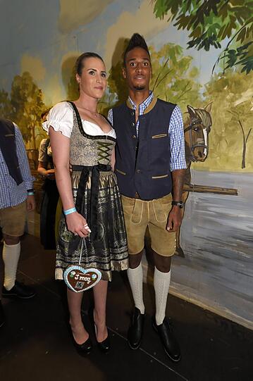 Traditioneller Ausflug der Löwen aufs Oktoberfest. Der TSV 1860 München feierte im Hacker-Zelt. Die Bilder.