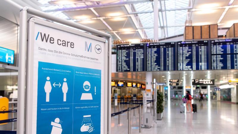 Im Flughafen München wird um die Einhaltung der Schutzmaßnahmen gegen Corona gebeten. Foto: Matthias Balk/dpa/Symbolbild Im Flughafen München wird um die Einhaltung der Schutzmaßnahmen gegen Corona gebeten. Foto: Matthias Balk/dpa/Symbolbild