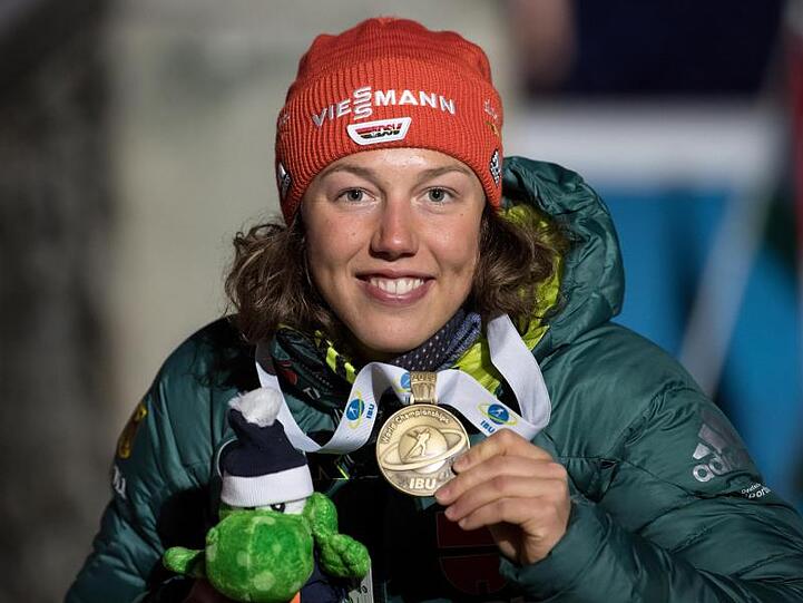 Biathlon-Star Laura Dahlmeier hat überraschend die sportliche Karriere beendet.