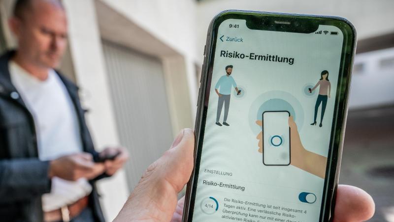 Mit der Corona-Warn-App sollen Infektionsketten frühzeitig erkannt werden. Mit der Corona-Warn-App sollen Infektionsketten frühzeitig erkannt werden.