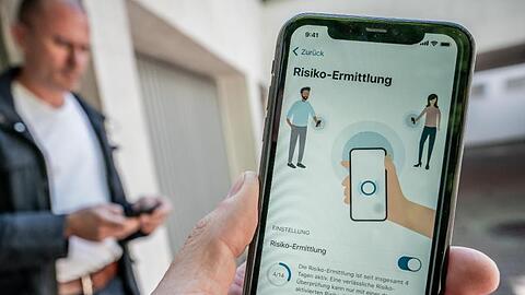 Mit der Corona-Warn-App sollen Infektionsketten frühzeitig erkannt werden.