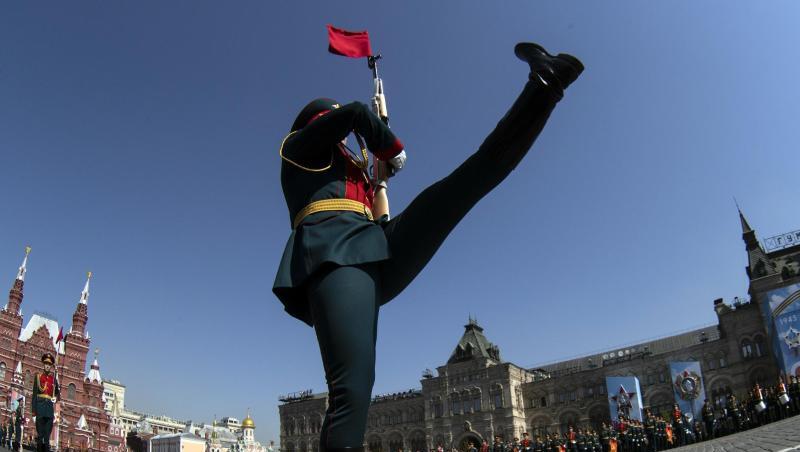 Probe für die Militärparade zum Tag des Sieges im vergangenen Jahr. Die große Siegesparade wird in diesem Jahr verschoben. Probe für die Militärparade zum Tag des Sieges im vergangenen Jahr. Die große Siegesparade wird in diesem Jahr verschoben.