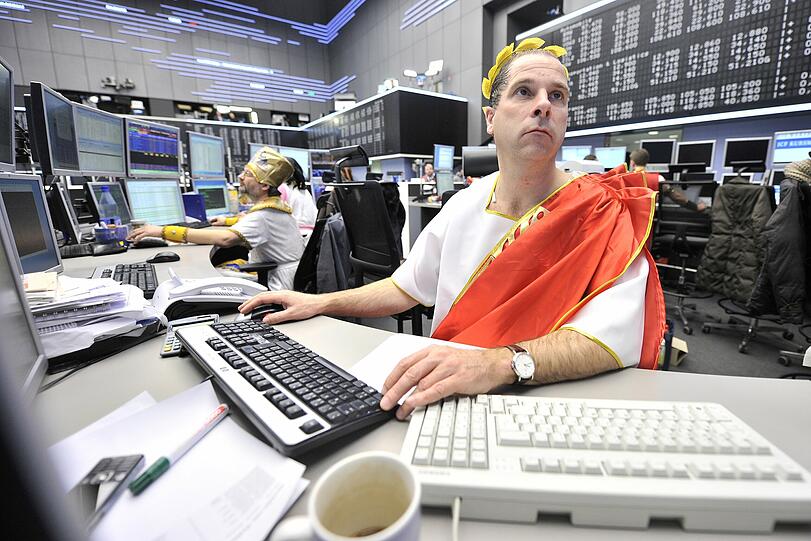 Beim traditionellen Börsenfasching am Faschingsdienstag kommen die Händler kostümiert auf das Börsenparket.