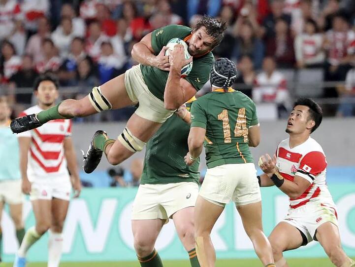 Eben Etzebeth (oben) war mit Südafrika gegen Japan obenauf.