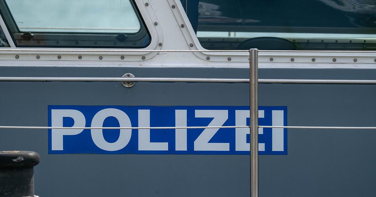 Passagierschiff-kracht-gegen-Br-cke-in-Main-Donau-Kanal