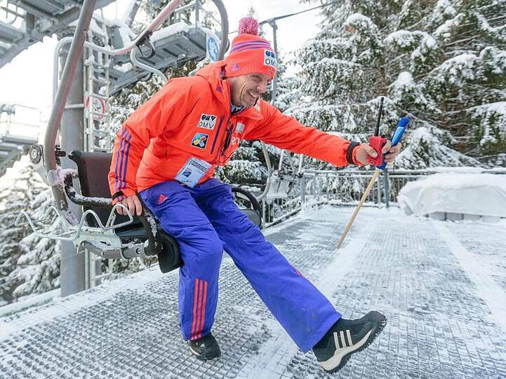 Norwegens Skisprung-Coach Alexander Stöckl ist von der neuen Sensortechnik begeistert.