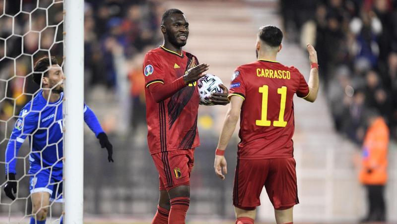Christian Benteke (M) und Yannick Carrasco feierten mit Belgien einen klaren Sieg gegen Zypern. Christian Benteke (M) und Yannick Carrasco feierten mit Belgien einen klaren Sieg gegen Zypern.