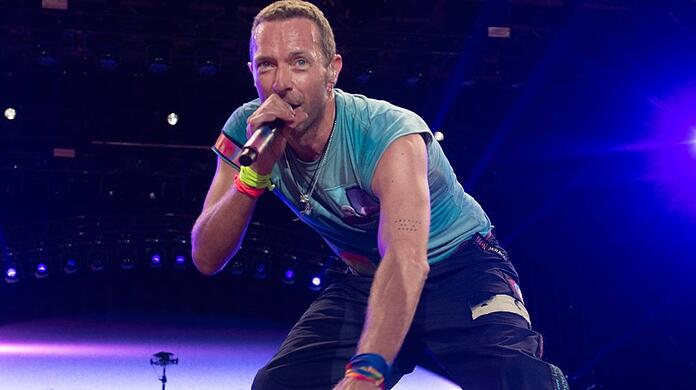 Chris Martin von Coldplay beim Glastonbury Festival im Juni.