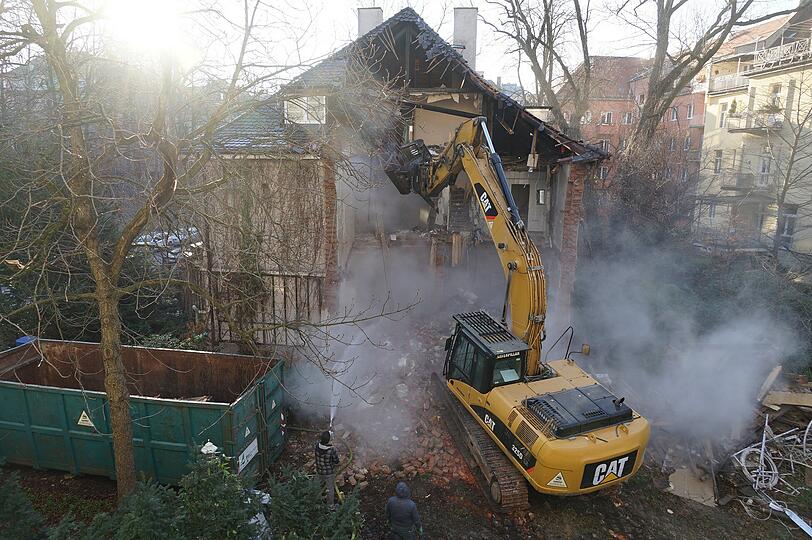Die Bilder vom Abriss der Villa an der Kolbergerstraße 5 in Bogenhausen.