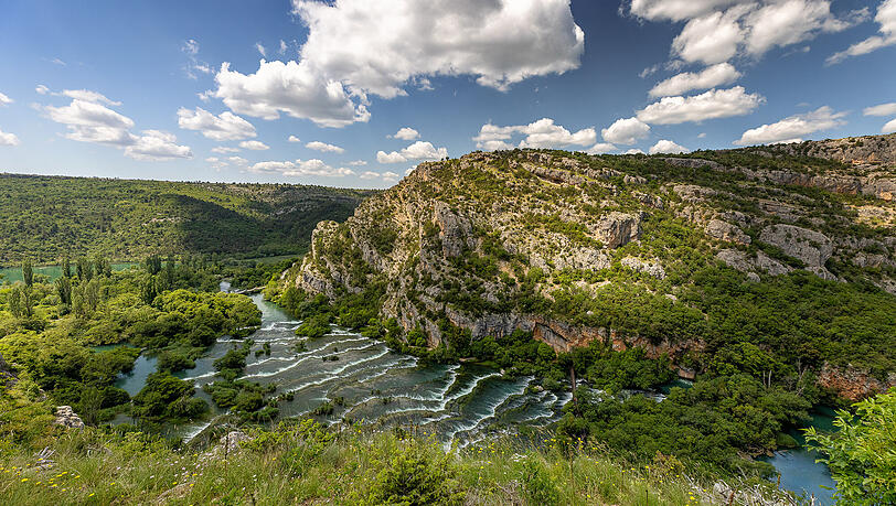 Der Hauptwasserfall st&uuml;rzt in den Visovačko-See und schafft so ein einzigartiges Erlebnis.