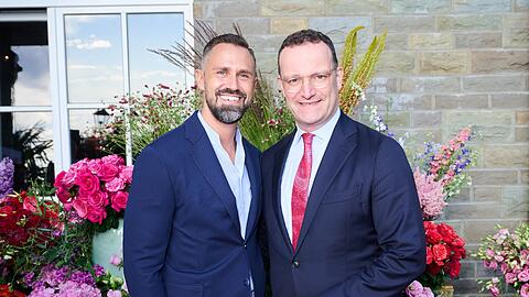 Spahn und sein Mann Daniel Funke hatten sich &uuml;bergl&uuml;cklich gezeigt, dass sie nun Eltern sind. (Archivbild)
