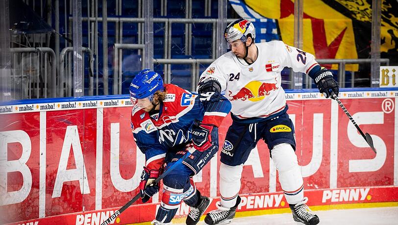 Topspiel gegen Mannheim: Der EHC und Jon Blum (r.).