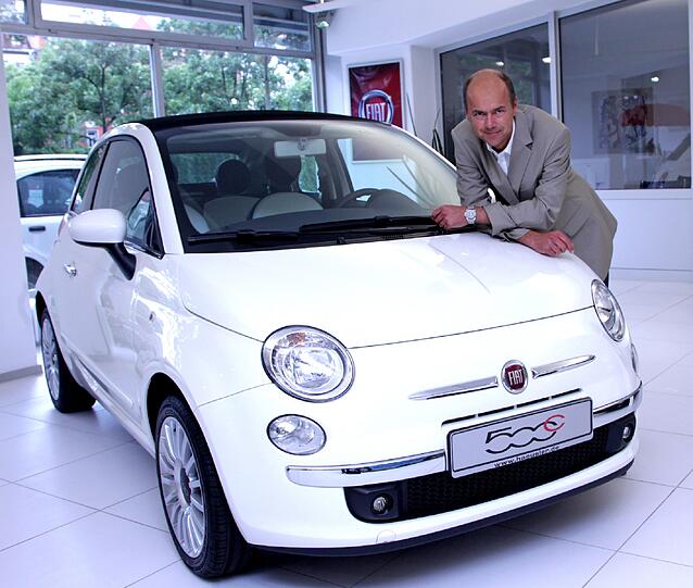 Wartet bei Auto Häusler auf seine neue Besitzerin: Ein nagelneuer Fiat 500C.