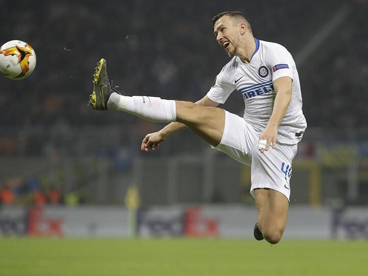 Inters Ivan Perisic versucht den Ball zu spielen. Foto: Luca Bruno/Archivbild