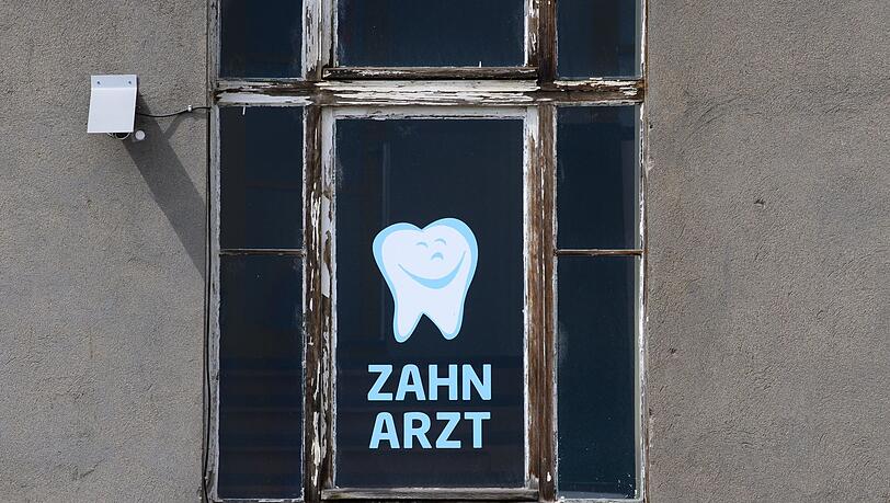 Bayerische Zahnärzte: Versorgung der AOK-Patienten gefährdet