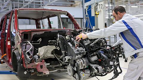 Demontage und Recycling von Altfahrzeugen wird als neues Standbein f&uuml;r das Zwickauer VW-Werk aufgebaut. Allerdings bietet dieser Bereich auf absehbare Zeit nur einem Bruchteil der bisherigen Besch&auml;ftigten Arbeit. (Archivbild)