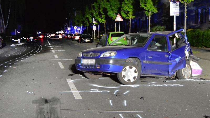 Bei dem mutmaßlich illegalen Autorennen war eine unbeteiligte Autofahrerin getötet worden. Bei dem mutmaßlich illegalen Autorennen war eine unbeteiligte Autofahrerin getötet worden.