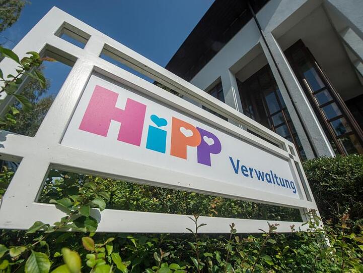 Babynahrungshersteller Hipp will bei seinen Verpackungen künftig ausschließlich auf wiederverwertbare Materialien setzen.
