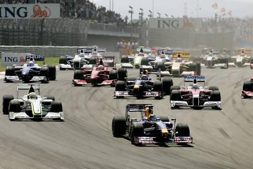 Drei deutsche Formel-1-Piloten hoffen auf neue Verträge.
