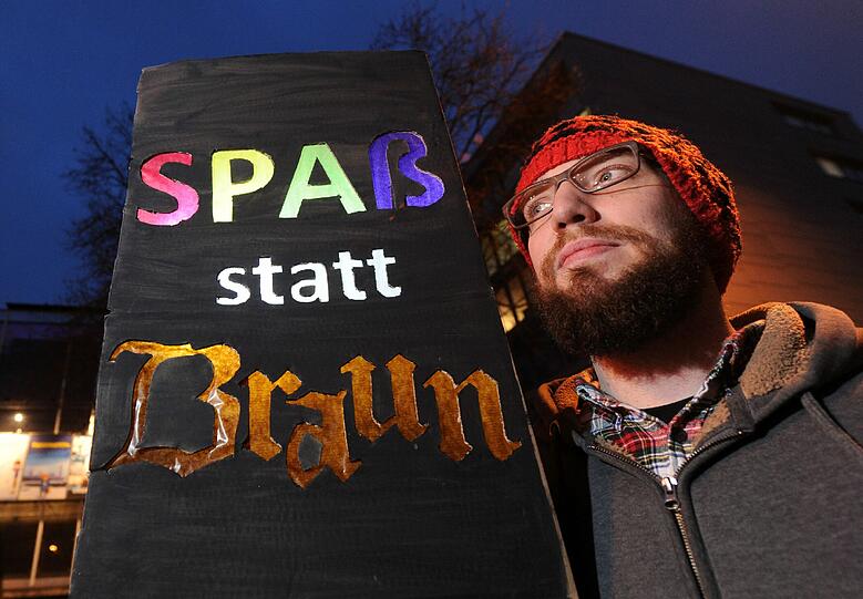 "Wir blasen Bagida den Marsch!" Unter diesem Motto wird am Goetheplatz für ein buntes, tolerantes München demonstriert - mit Musik.
