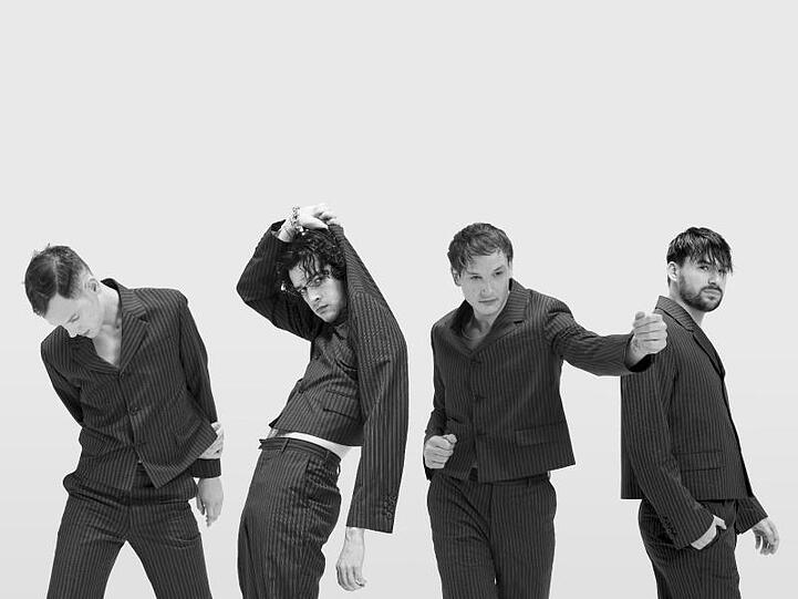 The 1975 reisen durch die Zeit.