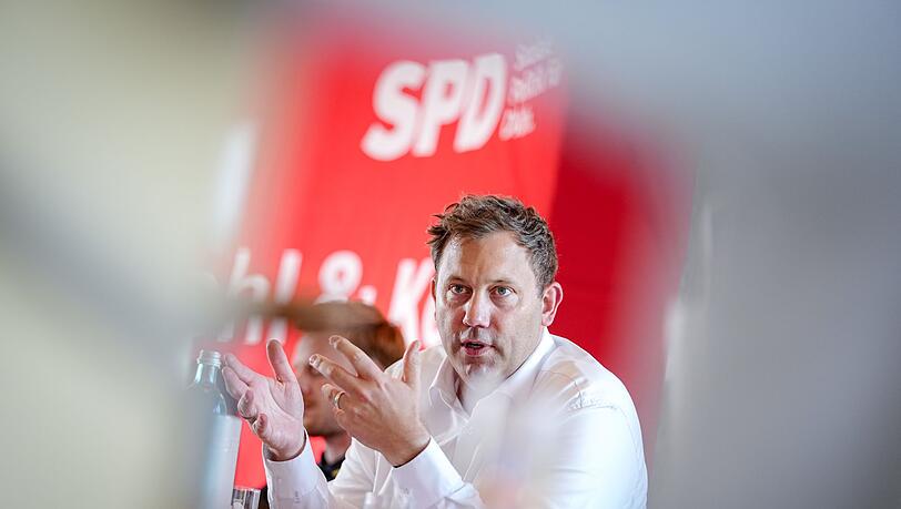 Finanzminister Lars Klingbeil macht sich auf EU-Ebene f&uuml;r eine &Uuml;bergewinnsteuer bei &Ouml;lkonzernen stark (Archivbild)