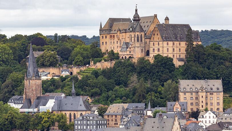 Ein Verbrechen an einer 35-jährigen Frau erschüttert die Stadt. (Symbolbild) Ein Verbrechen an einer 35-jährigen Frau erschüttert die Stadt. (Symbolbild)