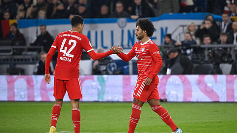 Jamal Musiala und Serge Gnabry ragen beim Sieg des FC Bayern auf Schalke heraus.