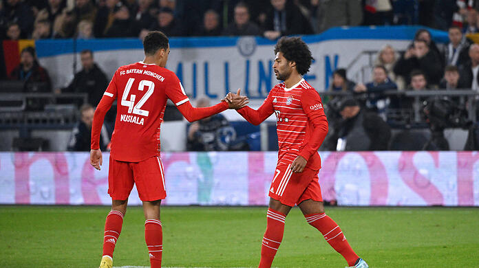 Jamal Musiala und Serge Gnabry ragen beim Sieg des FC Bayern auf Schalke heraus.