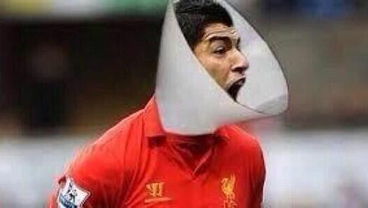 Ob die Fifa Luis Suarez bei der WM nur noch so aufs Feld lässt? Ob die Fifa Luis Suarez bei der WM nur noch so aufs Feld lässt?