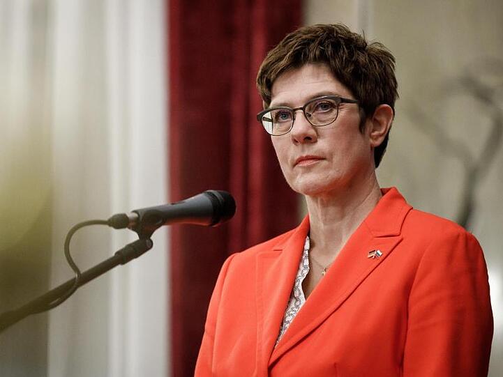 Annegret Kramp-Karrenbauer (CDU)ist auf einer viertägigen Reise durch mehrere Staaten an der östlichen Außengrenze der EU unterwegs.