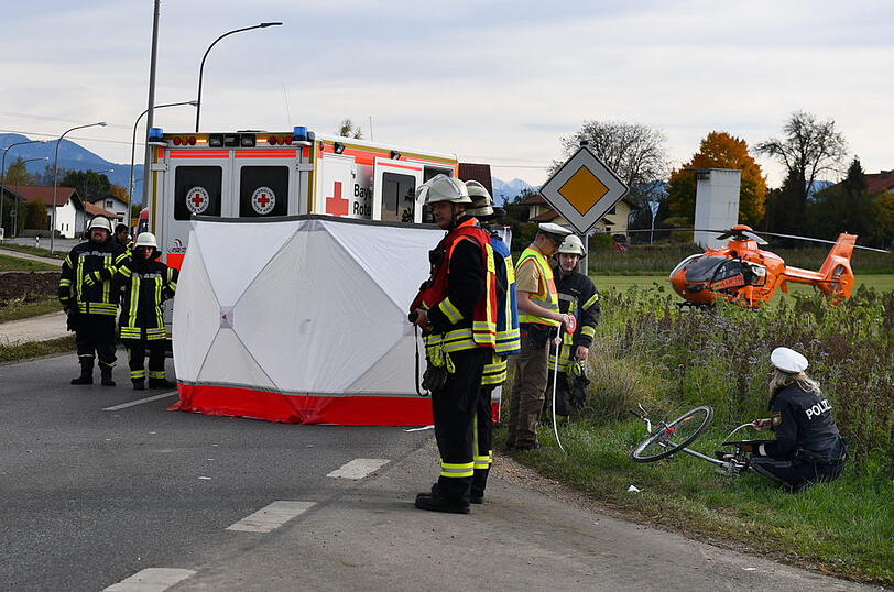 Für die 76-Jährige kam jede Hilfe zu spät. Sie starb noch am Unfallort.